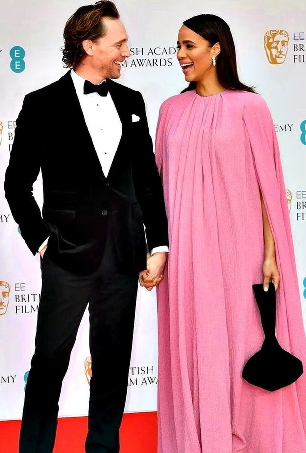 تقارير تتحدث عن خطبة توم هيدلستون وزاوي أشتون