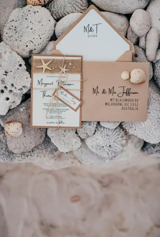  أفكار رائعة لبطاقات دعوات حفلات الزفاف الشاطئية