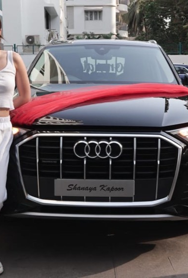 شنايا كابور تحصل على سيارة Audi Q7 قبل أول أفلامها في بوليوود