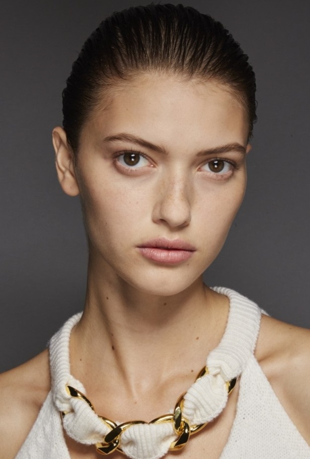 أهم النصائح للمحافظة على جمال البشرة وشبابها في عيد الأم 2022