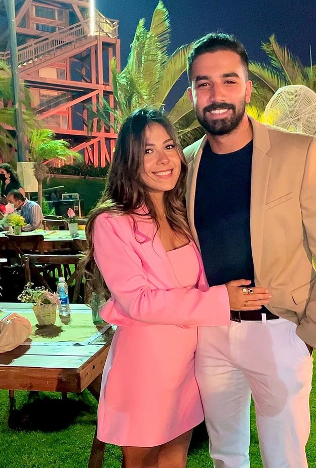 حازم إيهاب وزوجته