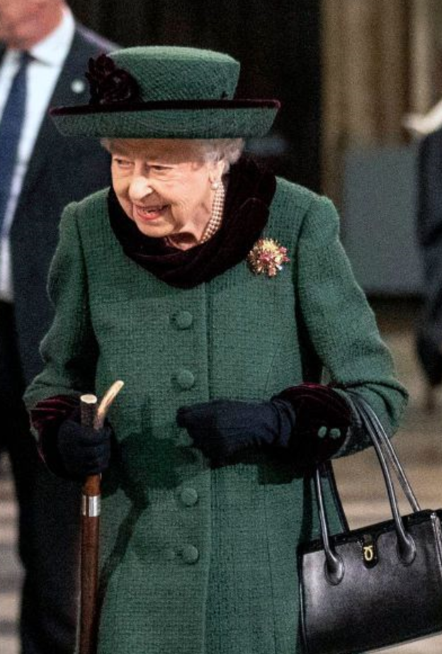 سيدات العائلة المالكة البريطانية تتألق بالمجوهرات الملكية في حفل تأبين الأمير فيليب