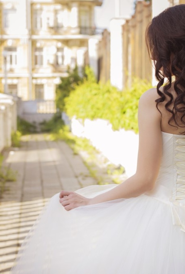 نصائح للعناية بالشعر المجعد للعروس قبل حفل زفافها