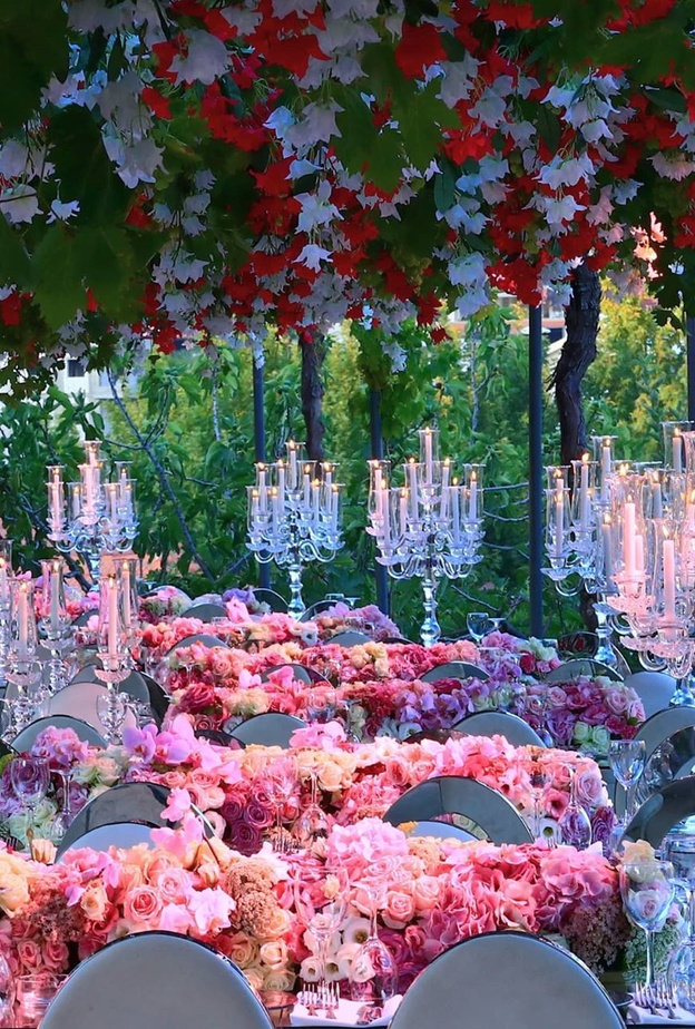 ثيم زفاف ربيعي ناعم للعروس الحالمة