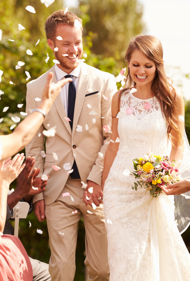 أفكار رائعة صديقة للبيئة للكونفتي في حفلات الزفاف