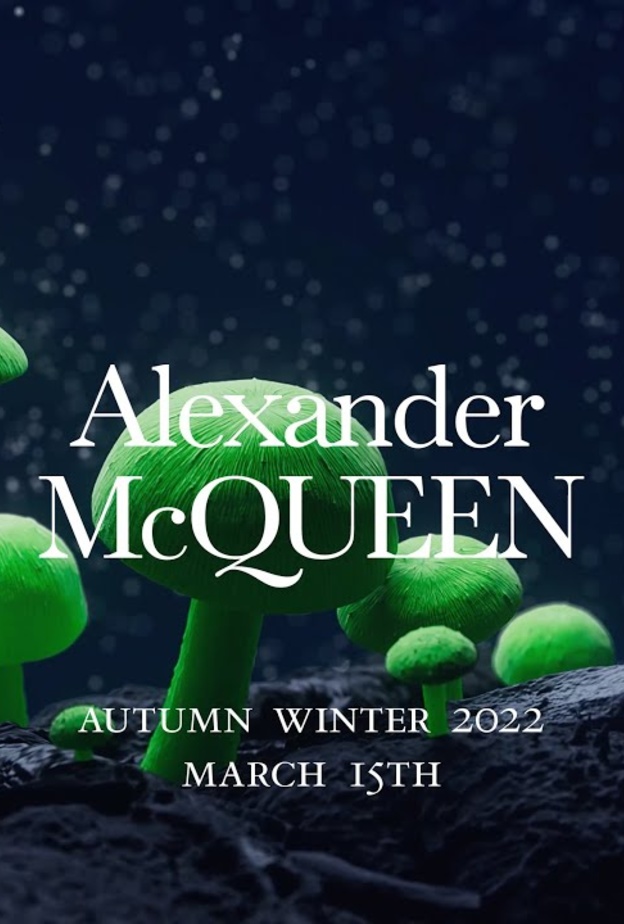 بث مباشر لعرض أزياء Alexander McQueen لخريف شتاء 2022 من نيويورك