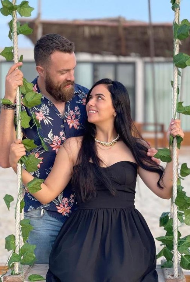 عزة زعرور ترزق بطفلها الأول وتكشف عن صعوبات واجهتها خلال ولادتها