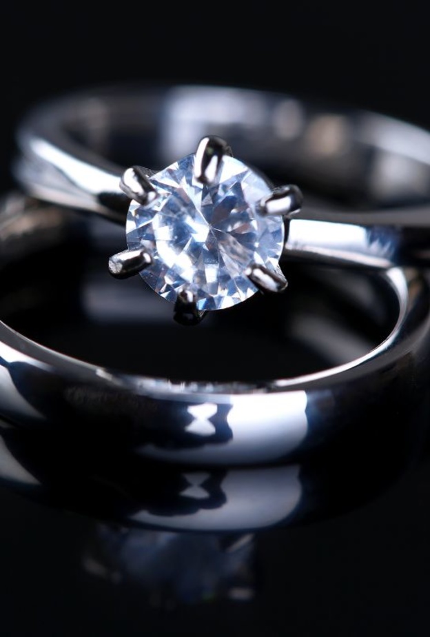 نصائح تنظيف قطع المجوهرات الفخمة في المنزل