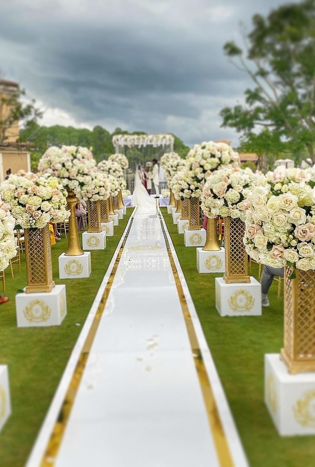   أفكار لزينة ممر العروس في حفلات الزفاف الربيعية