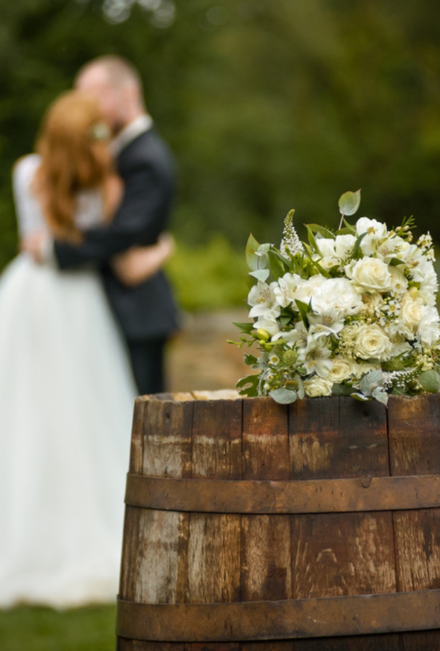 تعرفي على أهم واجبات وعيوب حفلات الزفاف الصغيرة