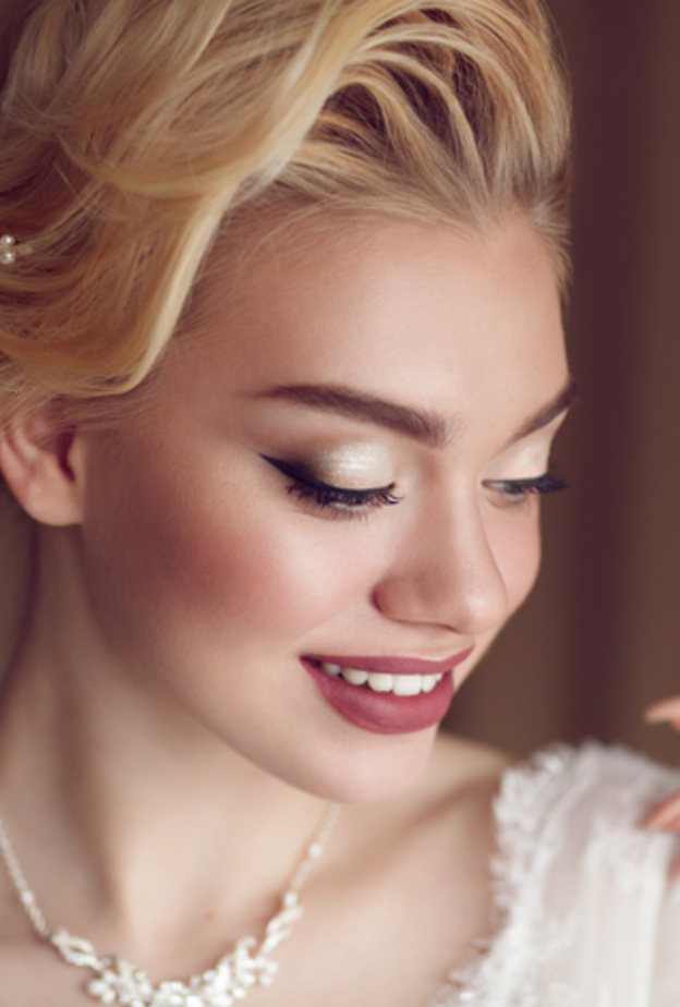 أجمل مكياج براق للعروس في اليوم العالمي للمرأة