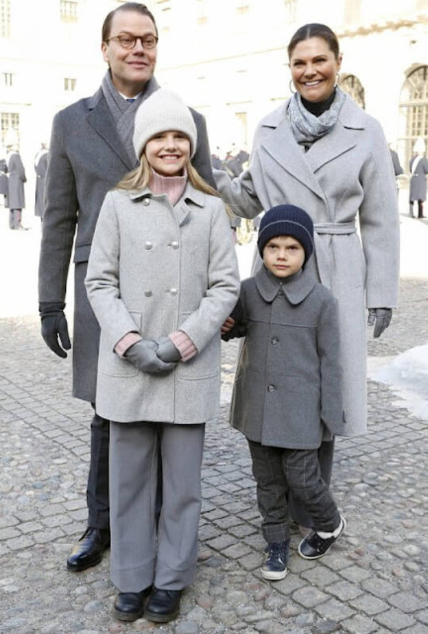 الأميرة فيكتوريا تحتفل وأسرتها بيوم فيكتوريا