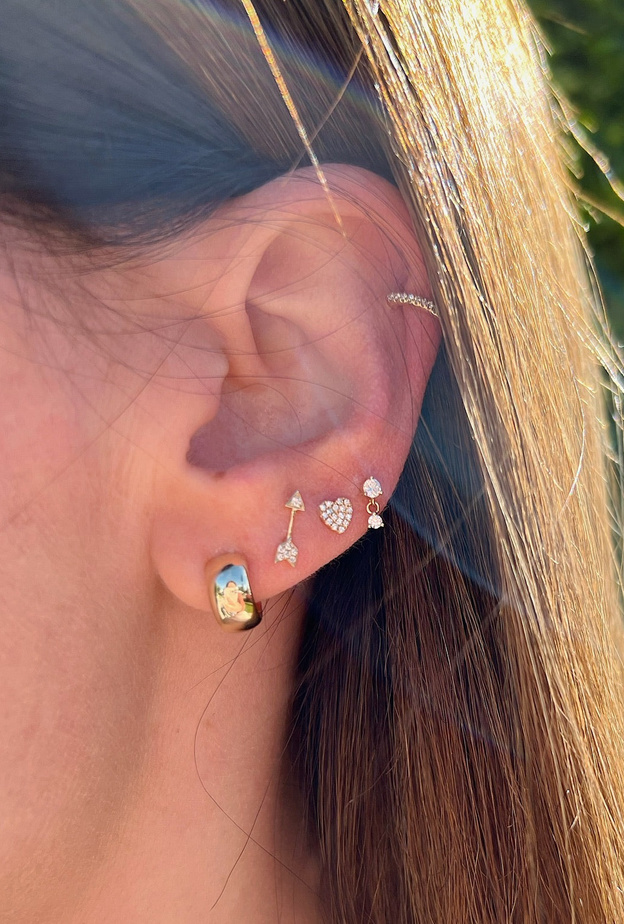 أروع الأقراط غير المتماثلة لإطلالة يومية جذابة (1)