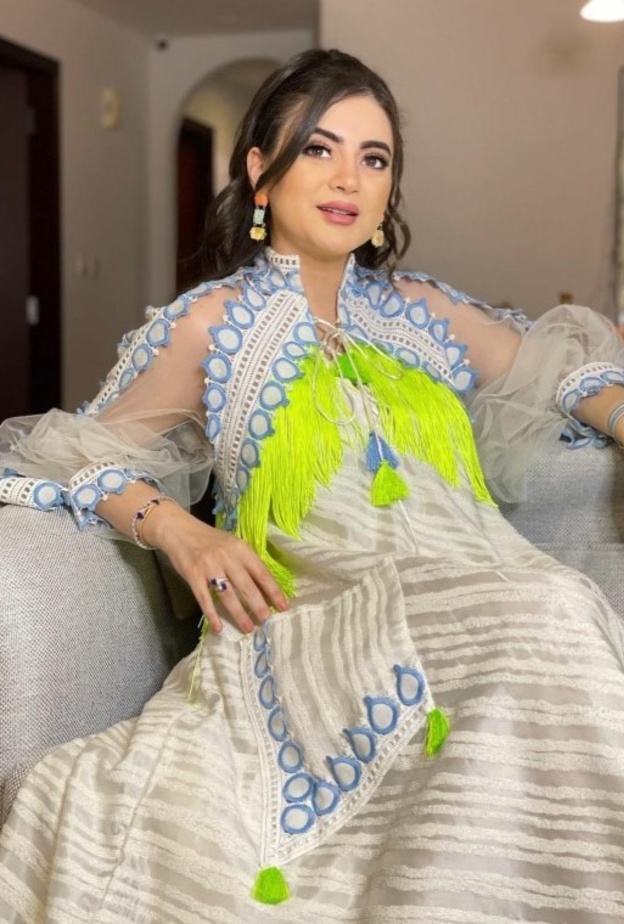 إطلالات رمضانية أنيقة للشابات من وحي المذيعة السعودية دانية شافعي