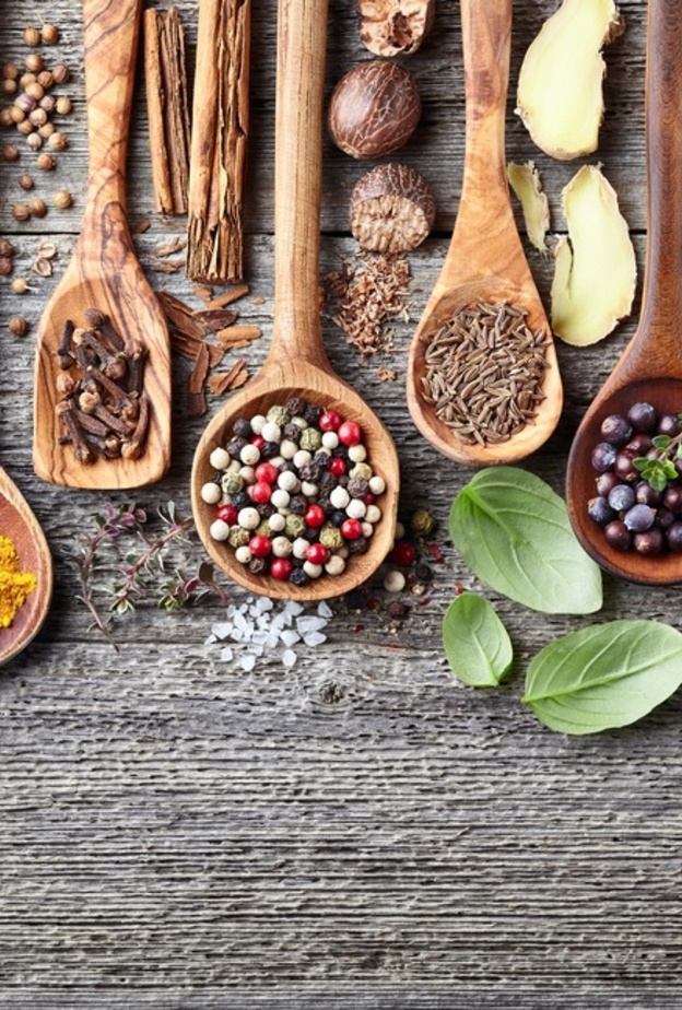 أعشاب عطرية تعزز نكهة الطعام والصحة في رمضان