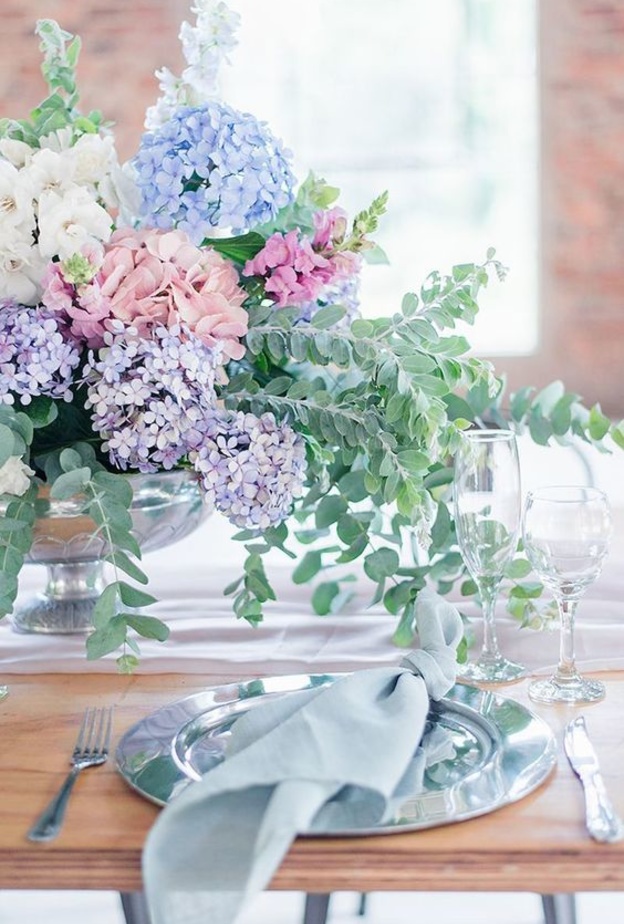 اكسسوارات طاولات زفاف من الوان الباستيل لحفل الزفاف الربيعي