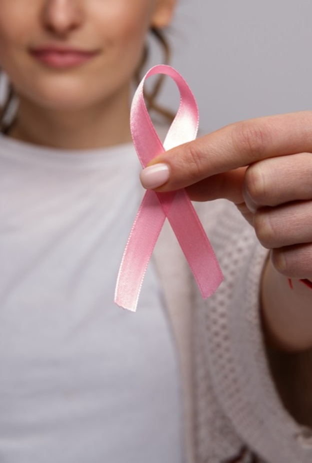 الفحص المنتظم والتدخل الطبي المناسب يسهلان علاج سرطان الثدي