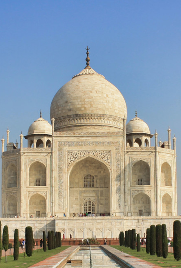 تاج محل من أشهر معالم الهند التاريخية بواسطة Daniel Mennerich