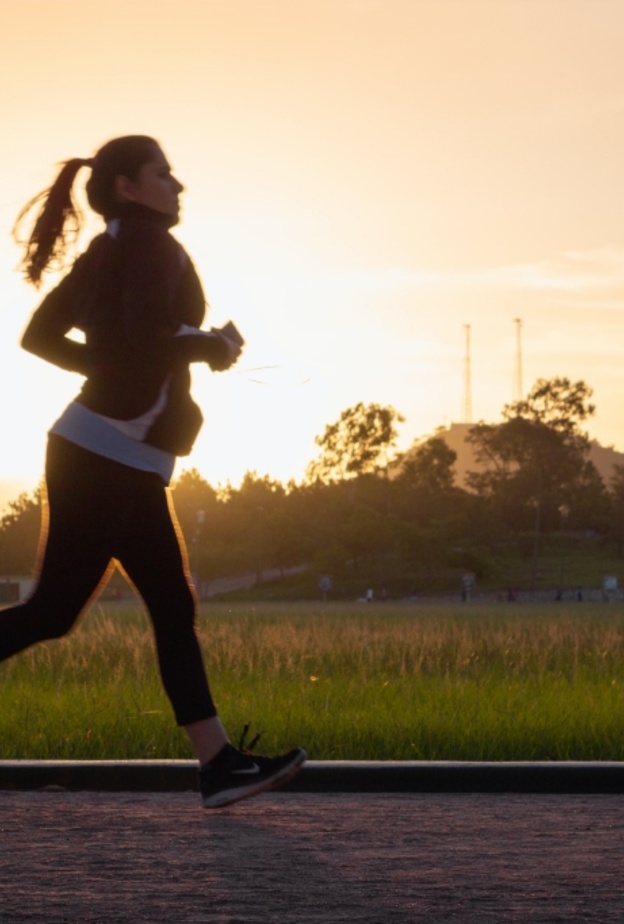 دراسة توضح فائدة المشي السريع للصحة النفسية-رئيسية
