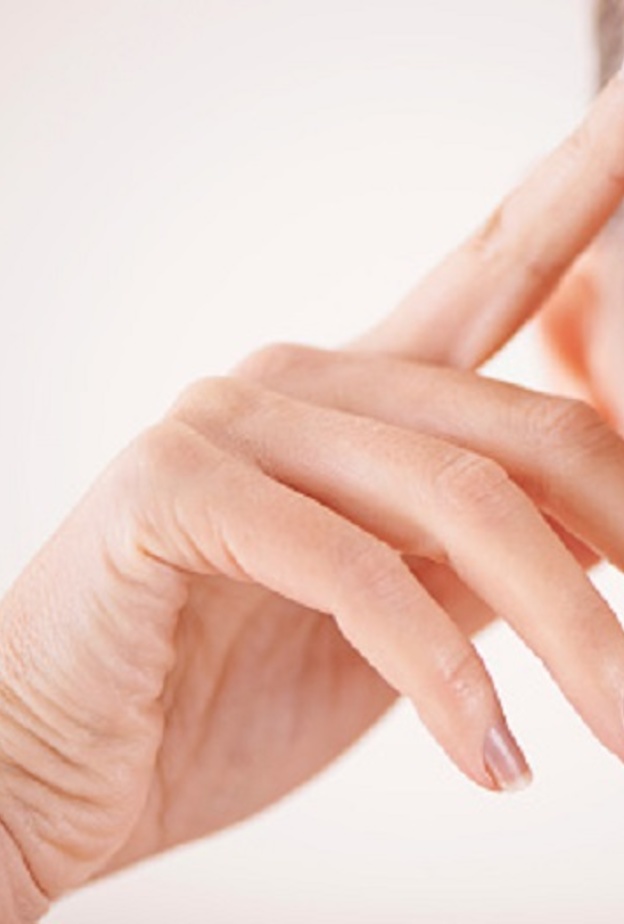 رئيسية ما اسباب اعتام عدسة العين عند النساء وما أعراضها