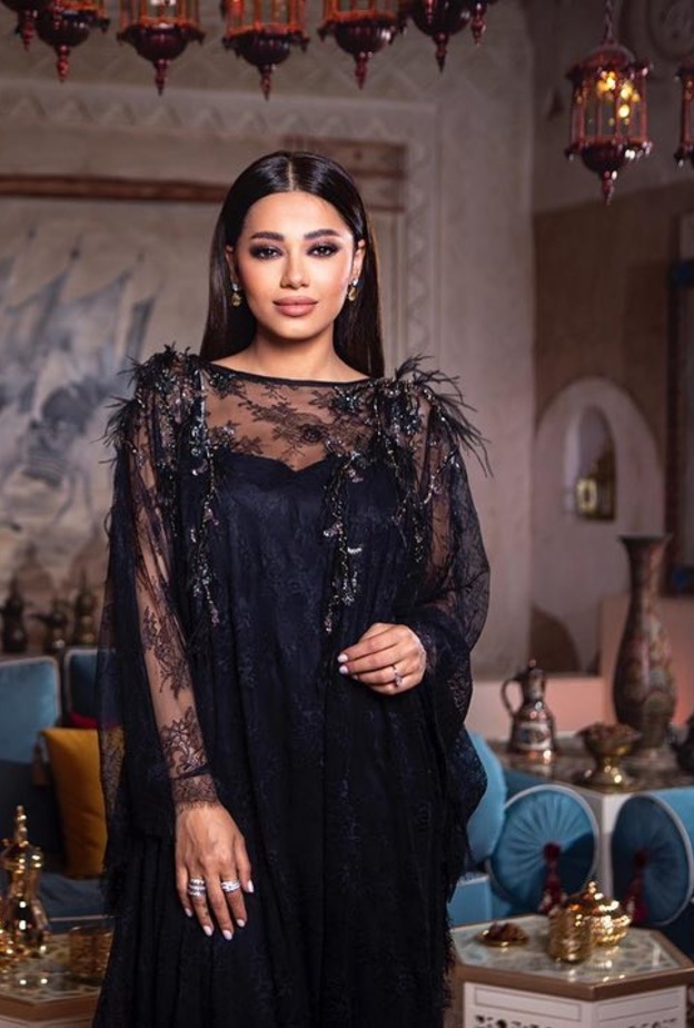 رحمة رياض في إطلالة رمضانية بغاية الأناقة والرقي