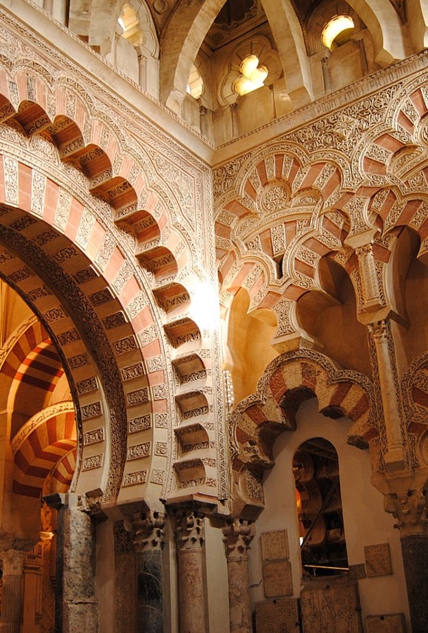 روعة التفاصيل المعمارية في كاتدرائية جامع قرطبة بواسطة diego_cue