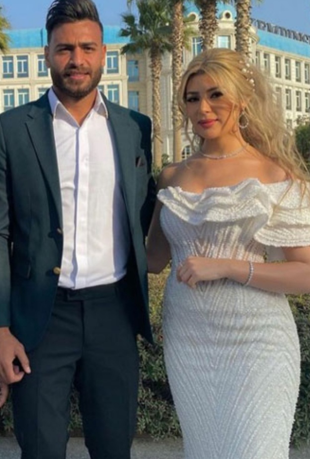 سمارة بالفستان الابيض خلال زفافها من جبل