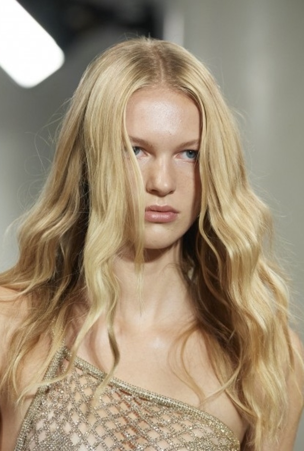 صورة رئيسية الطرق الصحيحة للعناية بالشعر المصبوغ قبل العيد