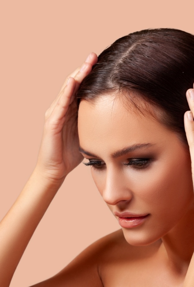 زراعة الشعر التي تقدم حلاً دائماً لتساقط الشعر عند النساء