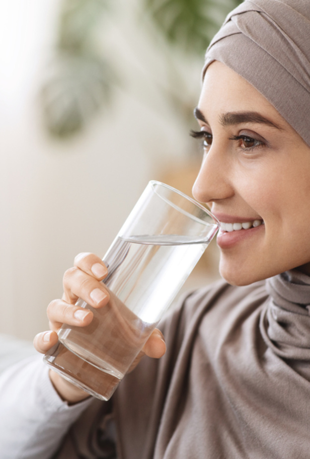 هل كثرة شرب الماء على السحور يضر الجسم