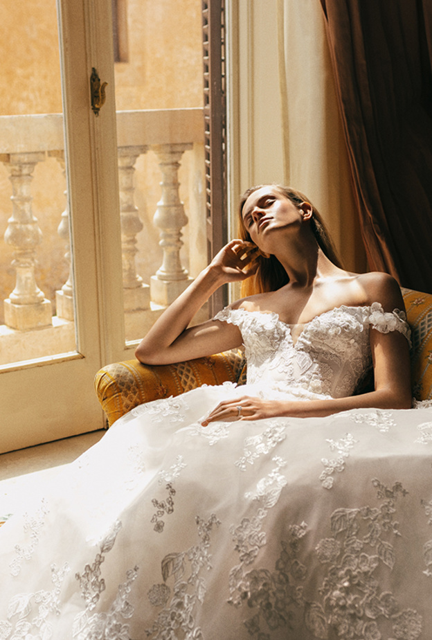 أجمل فساتين الزفاف المنفوشة Ball Gown لربيع 2023 من أسبوع الموضة العرائسي