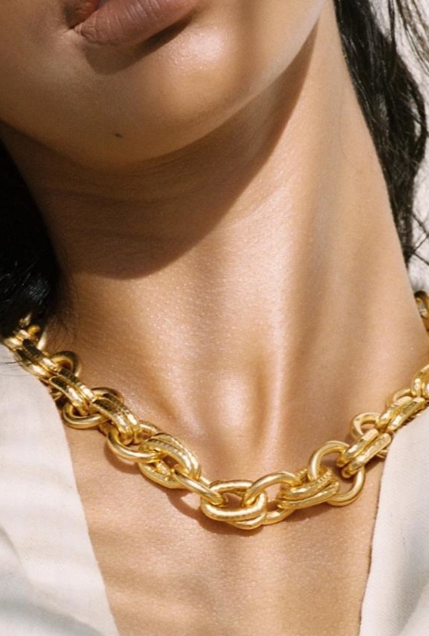 قلادة لارا من VALÉRE