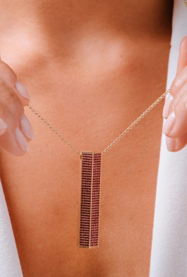 قلادة من تصميم نور شما