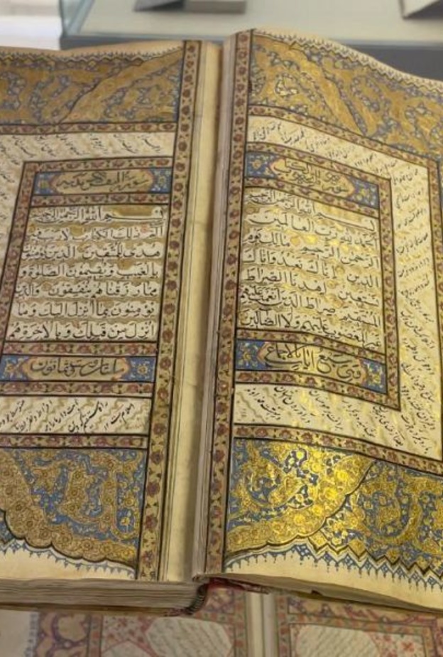 مكتبة الملك عبدالعزيز العامة تقيم معرضا للمصاحف الشريفة النادرة - الصورة الرئيسية