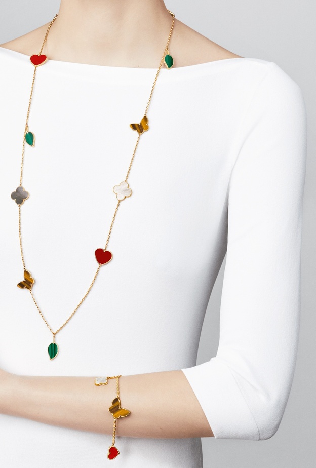 موديلات سلاسل sautoir الأجمل للأزياء الشرقية في شهر رمضان