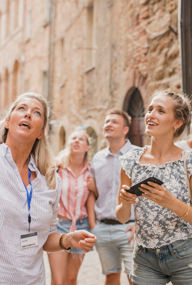 أبرز العادات السيئة أثناء الرحلات السياحية وكيفية تجنبها