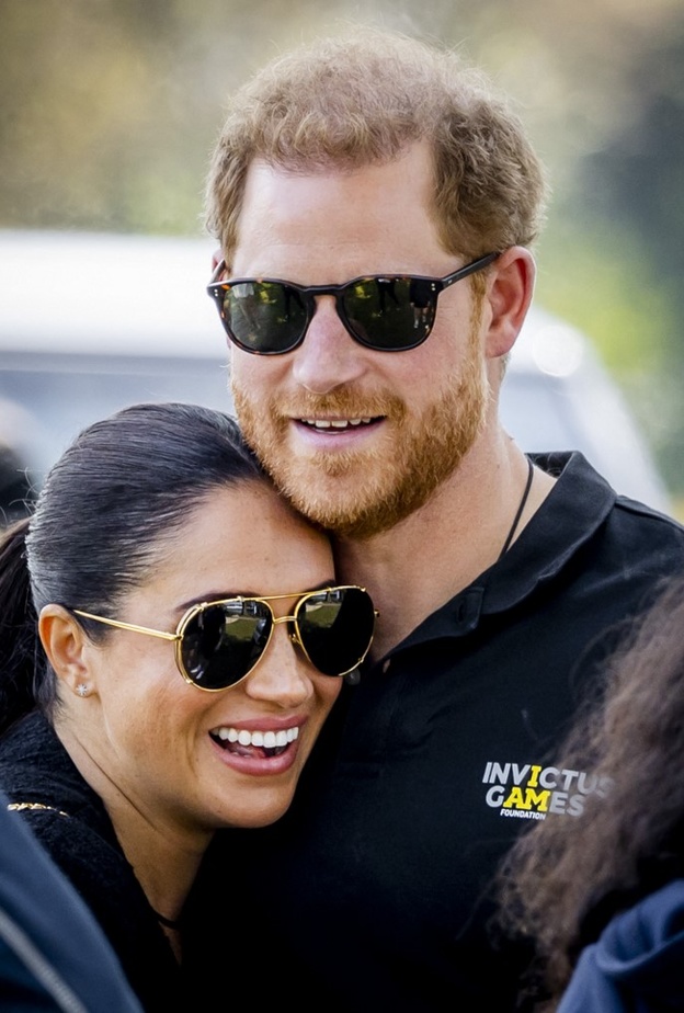 هل رافق فريق عمل "نتفليكس" ميغان وهاري في رحلتهما إلى هولندا؟