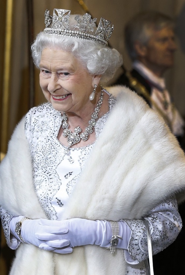 دار سوذبيز  Sotheby's تقيم معرضًا فنيًا احتفالا باليوبيل البلاتيني لملكة بريطانيا