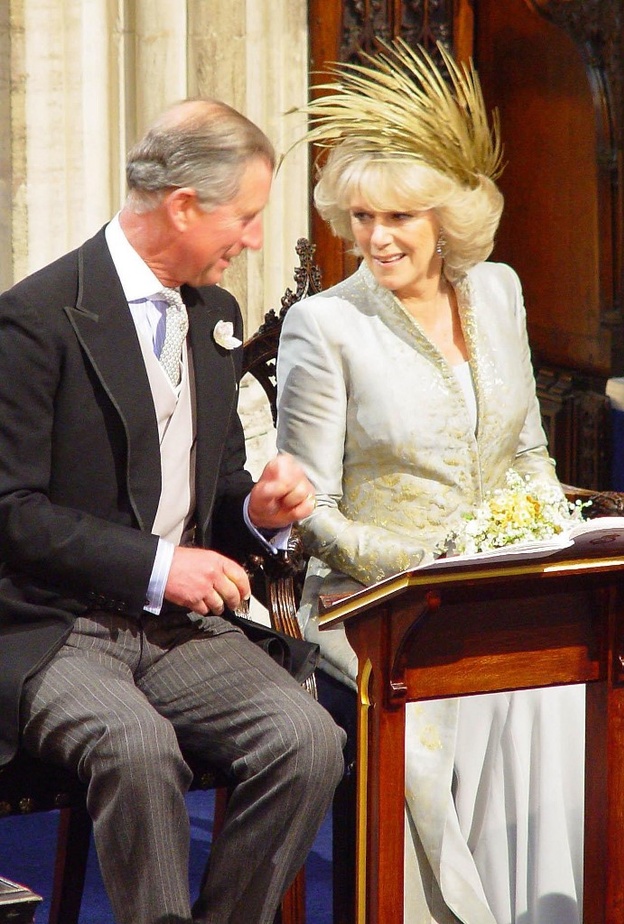 تزوج الأمير تشارلز من حبيبة عمره كاميلا باركر بعد 35 عاما من الحب