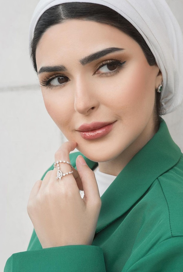 مكياج طبيعي للصبايا في رمضان 2022 من وحي إطلالات حنين الصيفي
