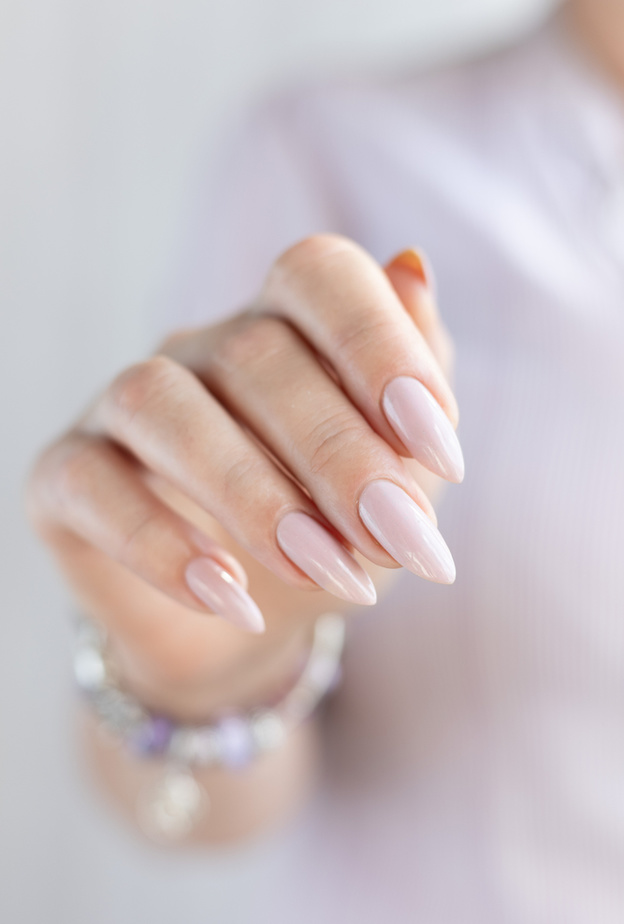 أجدد إصدارات ألوان طلاء الأظافر التي يمكن استخدامها في رمضان