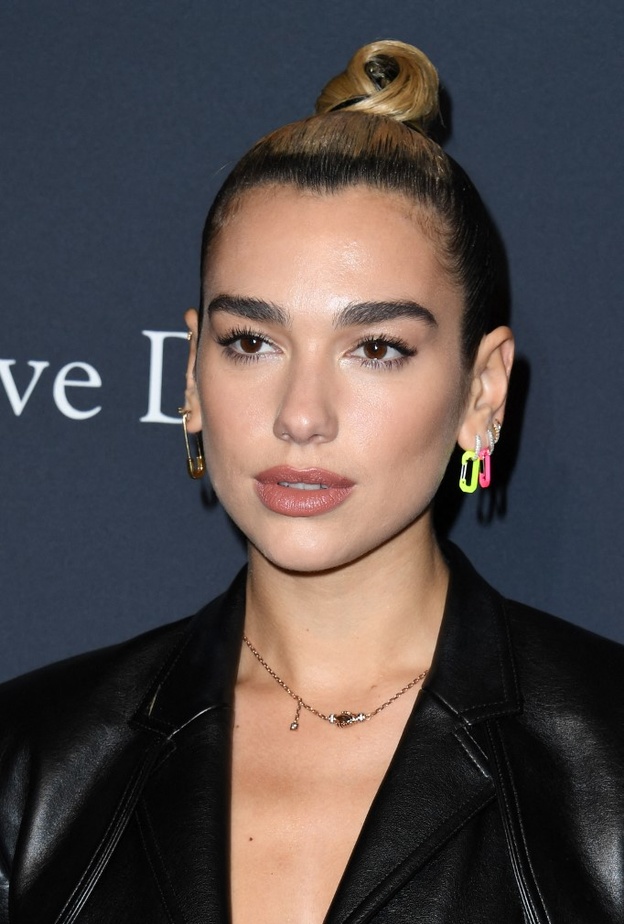 اجمل الوان احمر شفاه ومكياج مناسب للبشرة الحنطية على طريقة dua lipa