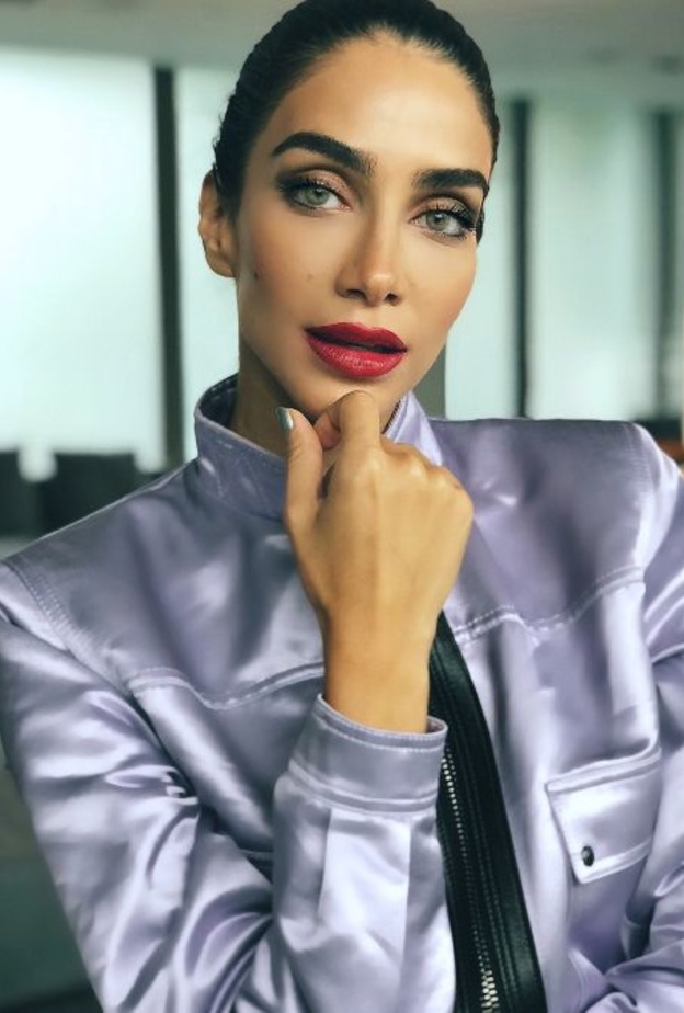 أجمل الوان احمر شفاه كرزية لرمضان 2022 من وحي مدونات الجمال العربيات