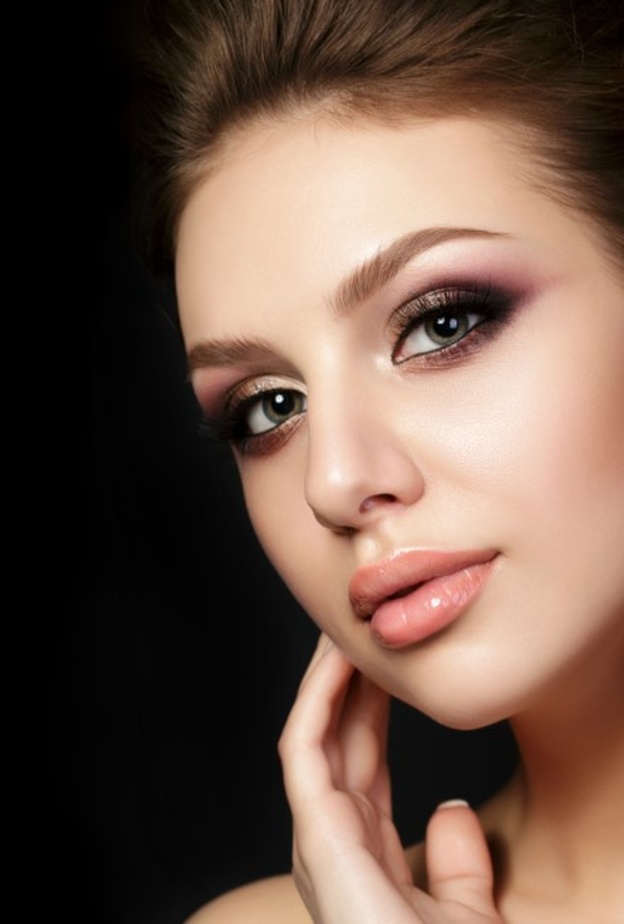 خطوات عمل مكياج راقي لعزومات رمضان قبل العيد