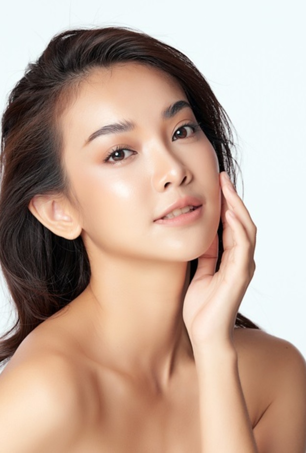 فوائد زيت الخوخ للبشرة الدهنية وطرق إستخدامها