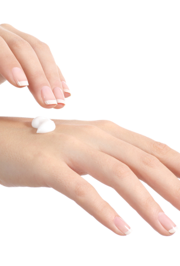 خلطات طبيعية مميزة لنعومة اليدين في رمضان 2022