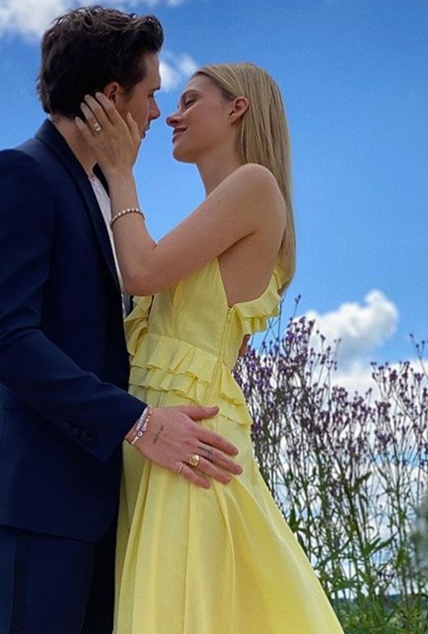 هكذا علق بروكلين بيكهام ونيكولا بيلتز على الانتقادات بسبب حفل زفافهما