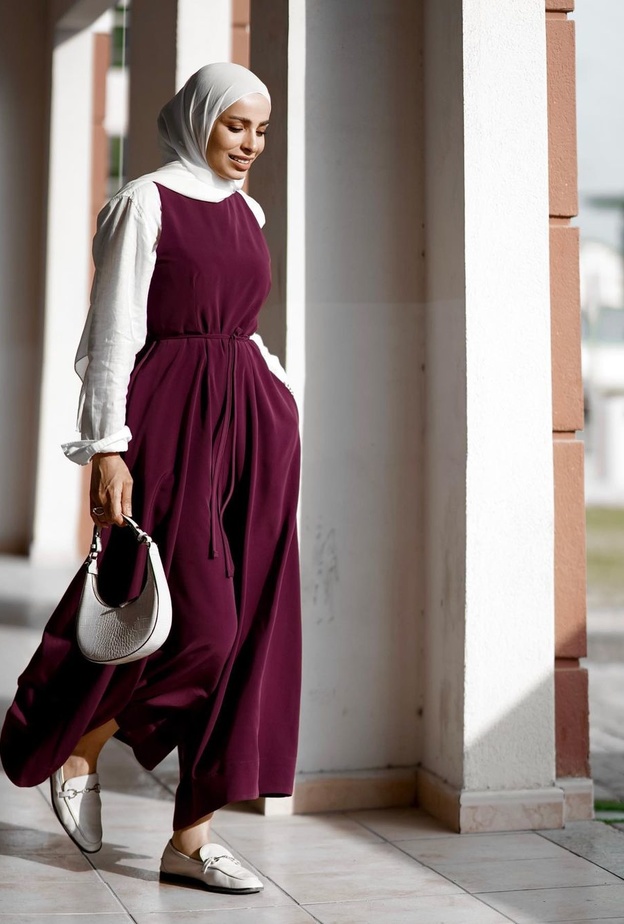 تألقي بستايل وإطلالات رمضانية أنيقة للمحجبات بأسلوب سمر شاكر