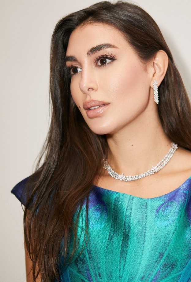 أحدث إطلالات جمالية ناعمة تناسب إفطارات رمضان 2022 من وحي ياسمين صبري