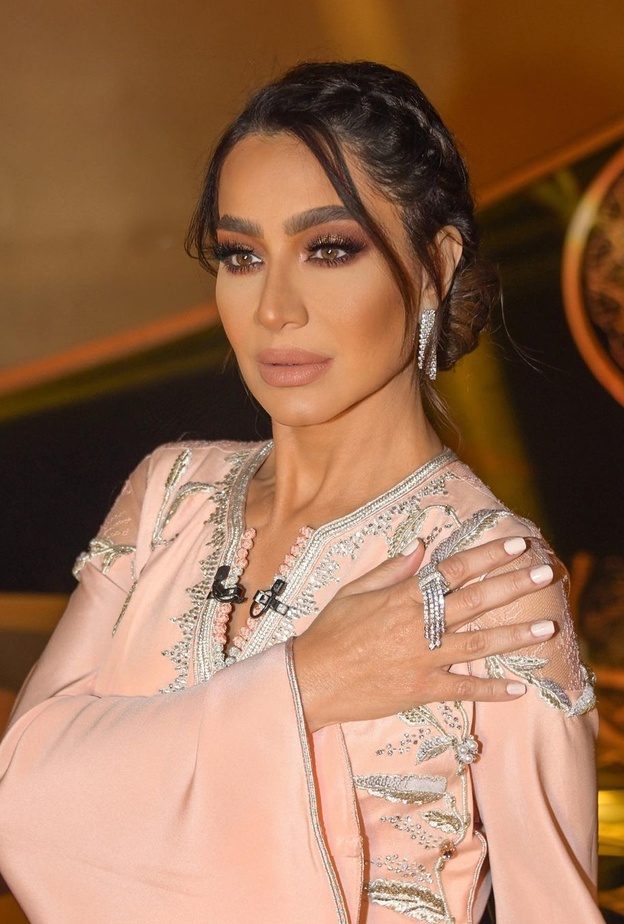 أجمل تسريحات شعر ومكياج بسمة وهبة في برنامج العرافة 2